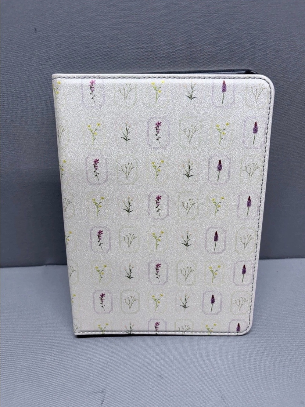 Floral Pattern Cream Passport/Notebook Cover